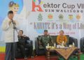 Suparman Syukur sedang menyampaikan sambutannya di Pembukaan Kejuaraan Rektor Cup VIII