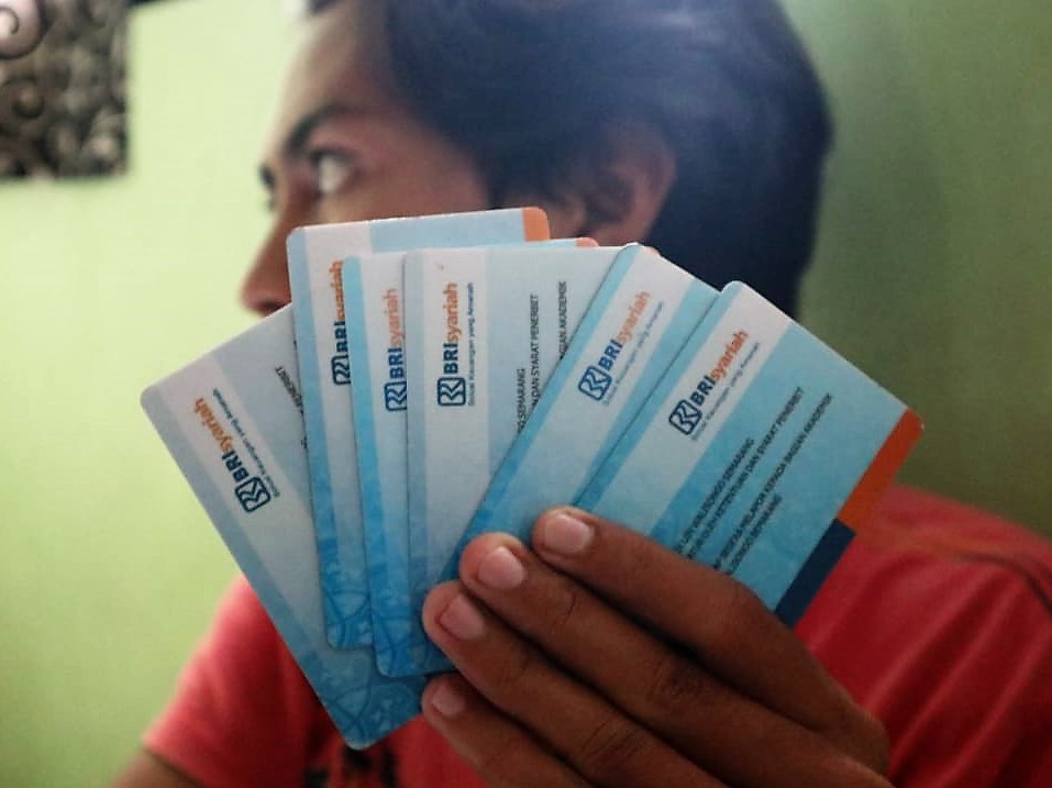 Karena Salah Cetak, Kartu ATM Mahasiswa Angkatan 2017 Batal Dibagikan -  Amanat.id