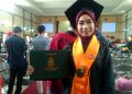 Vanny Yuni Astuti, mahasiswa jurusan Perbankan Syariah, Fakultas Ekonomi dan Bisnis Islam (FEBI) menjadi wisudawan termuda pada wisuda UIN Walisongo periode Januari, Rabu (29/01/2020).