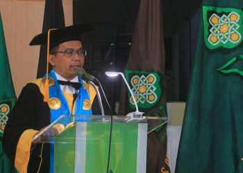 Rektor Imam Taufiq sedang memberikan sambutan dalam prosesi wisuda yang ke-77periode Januari. Berlangsung di Auditorium II Kampus 3 UIN Walisongo, Rabu (29/1/2020).