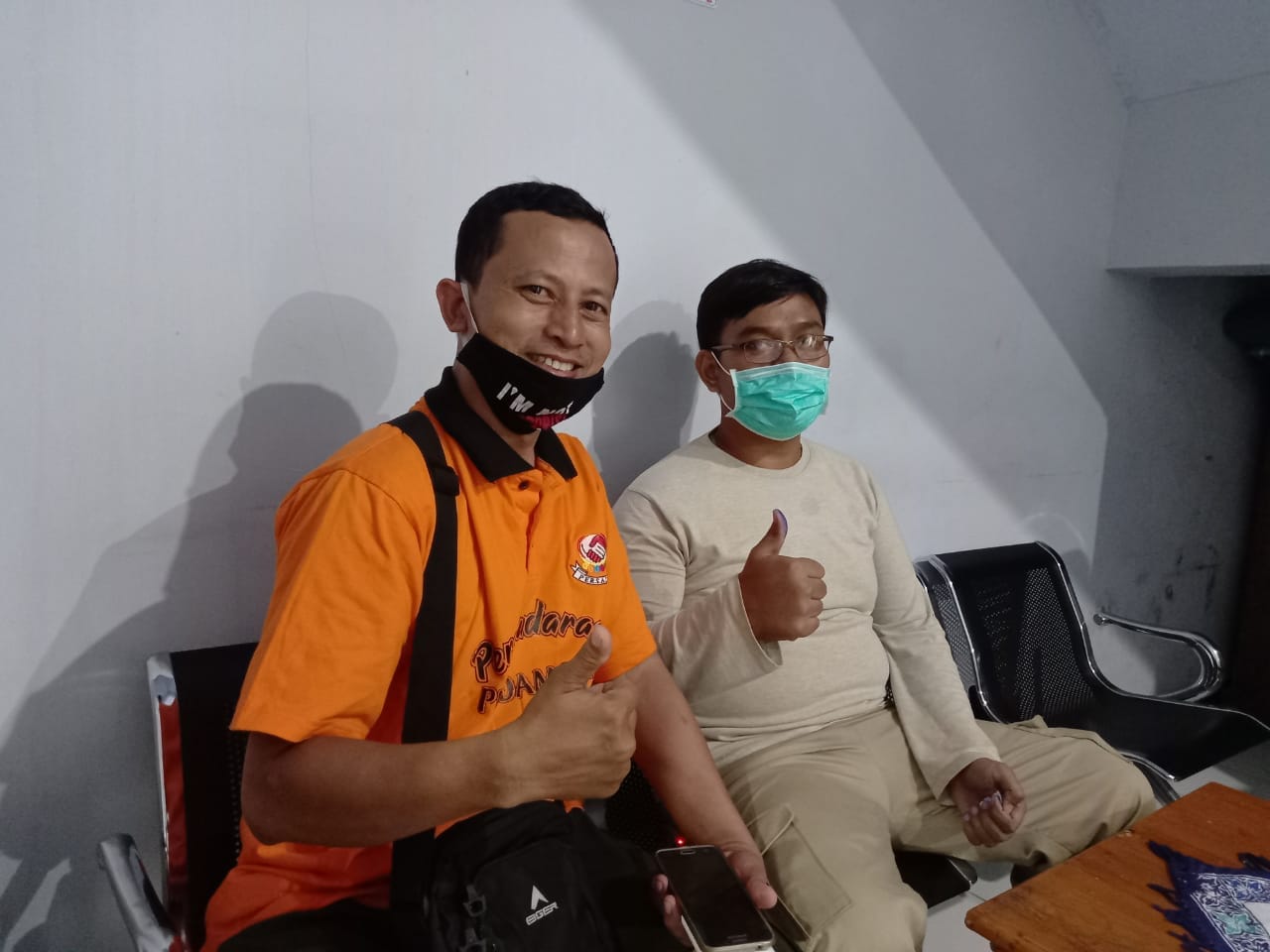 Machmudi Hariono alias Yusuf (44) mengenakan kaos warna orange. (dok. pribadi)