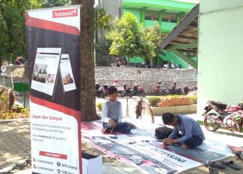 Stand SKM Amanat saat oprec 2019 di taman revolusi kampus 2 UIN Walisongo Semarang. (Dok. Amanat)