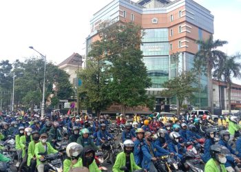 Aksi Aliansi Rakyat Jawa Tengah Menggugat