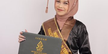 Wisudawan Terbaik FDK, Iklima Nur Respati, Magang Pertamina, FDK UIN Walisongo, Wisuda UIN Walisongo