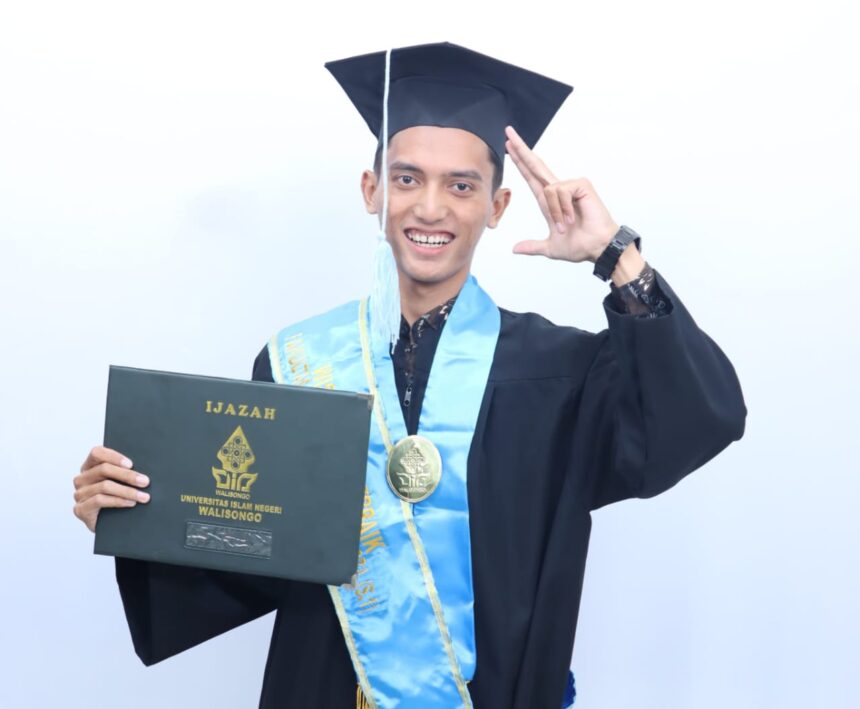 Wisudawan Terbaik FUHUM, Wisuda UIN Walisongo, Muhammad Yusuf Pratama, UIN Walisongo, Wisuda Ke-98