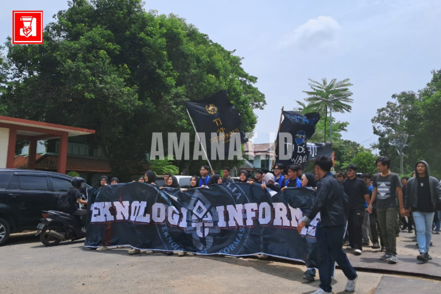 tifosi ti famiglia, arak-arakan wisuda ti, ti uin walisongo, wisuda 2026, wisuda uin walisongo