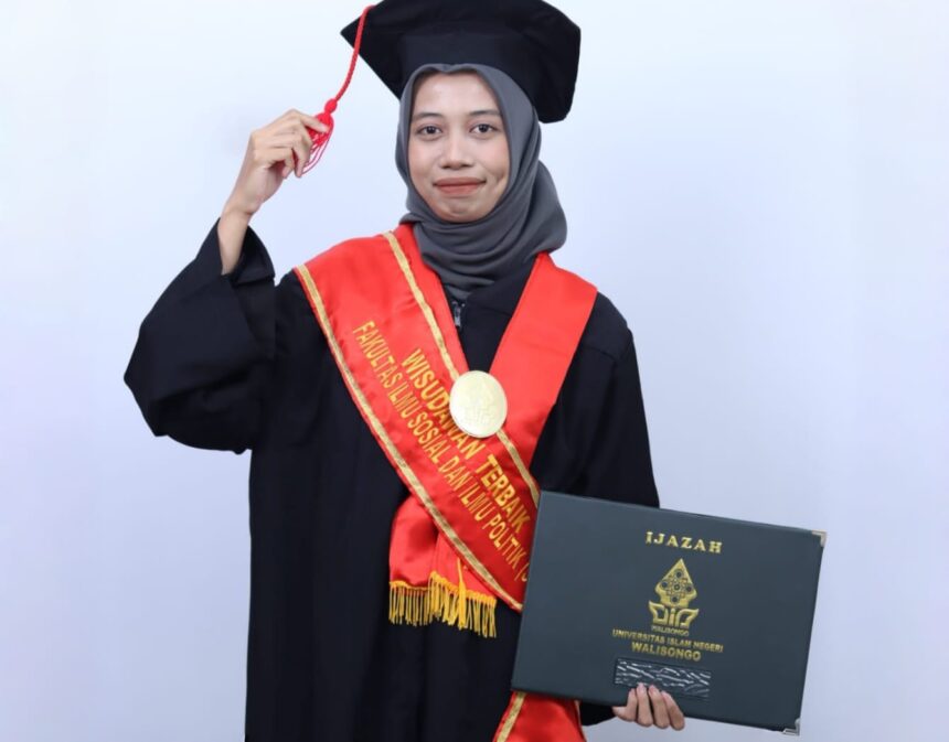 shafira putri indraswati, wisudawan terbaik fisip, wisuda uin walisongo, wisuda 2026, uin walisongo