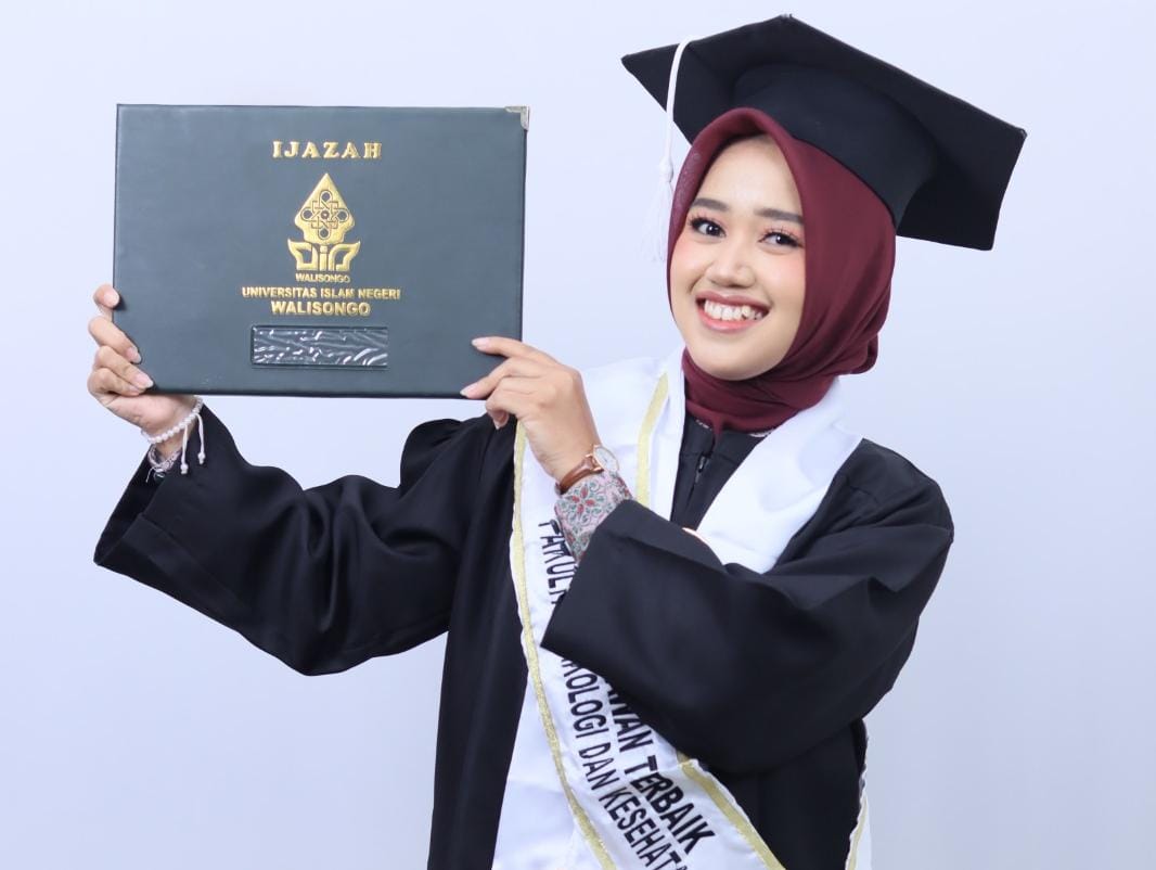 brahita adilla diva kusmala, wisudawan terbaik fpk, wisuda 2026, wisuda uin walisongo, uin walisongo