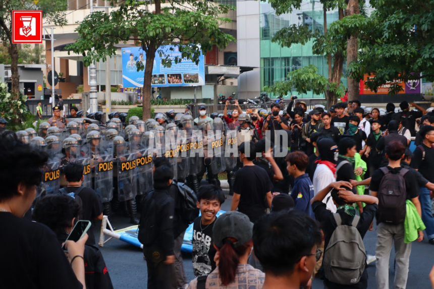 long march, tugu muda, aliansi bem sera, aksi mahasiswa semarang, demo semarang